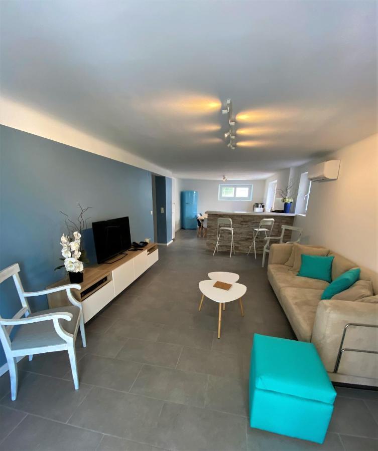 Appartement Rez De Villa Proche Port Et Plages De Sanary エクステリア 写真