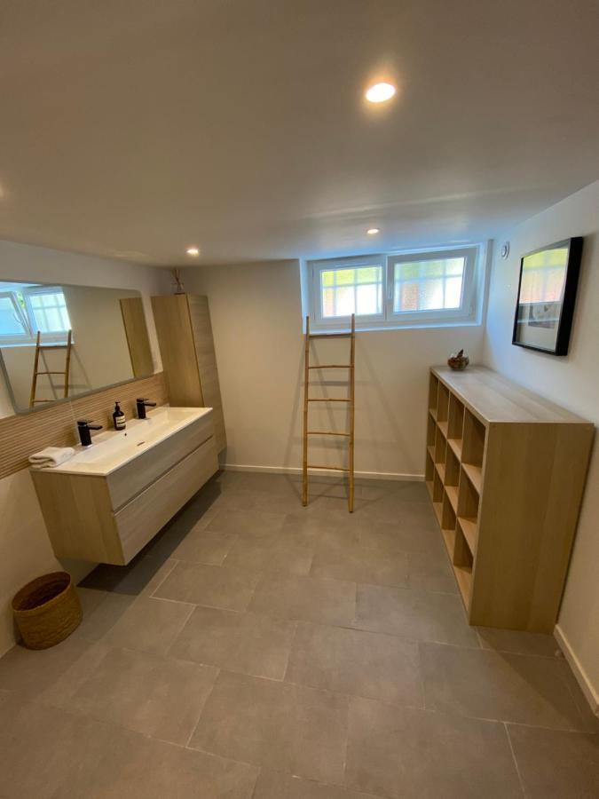 Appartement Rez De Villa Proche Port Et Plages De Sanary エクステリア 写真